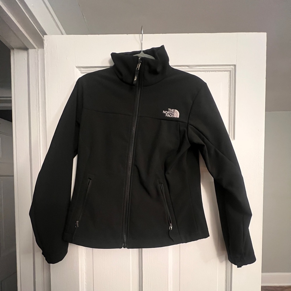 Women’s Black North Face Jacket
TNF APEX Jacket
